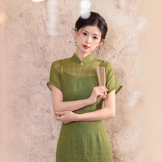古法连肩袖香云纱绿色高贵雪纺高端2025新款修身春夏款旗袍TX8898 商品图3
