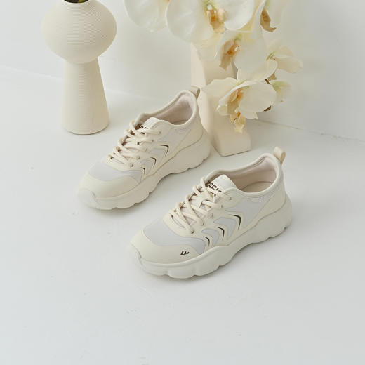 经典鲨2025夏季新品时尚拼色网状透气系带舒适跑步休闲鞋女KW172-529091 商品图1