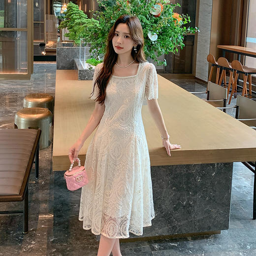 奢姿大码女装2025夏季温柔风蕾丝连衣裙胖妹妹方领法式气质裙子9952853248 商品图0
