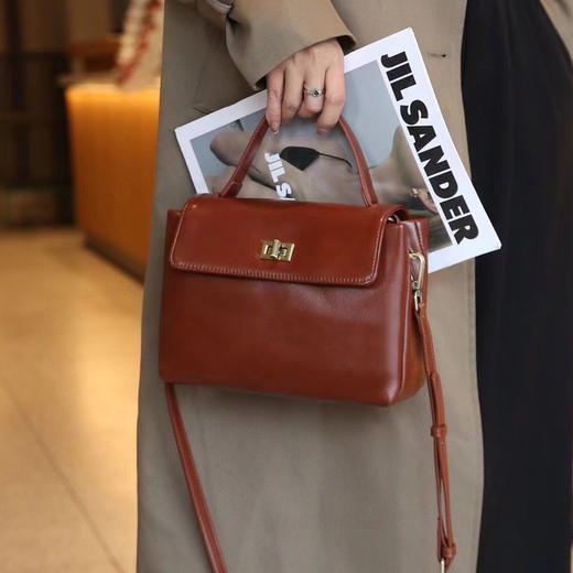 【预售3天】2025新款时尚百搭女包镜面手提方包8805-D 商品图5