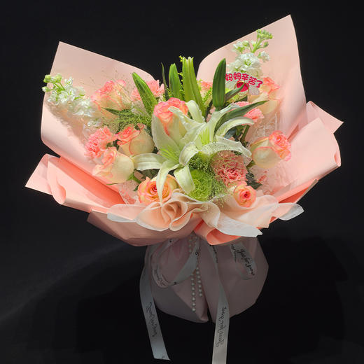 【母亲节】爱莎·百合绮梦（康乃馨4朵+艾莎玫瑰8朵+紫罗兰2枝+配花）可备注送货时间 商品图0