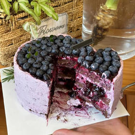 【紫魅蓝莓爆浆】蓝莓香味紫色泽--水果夹心生日蛋糕