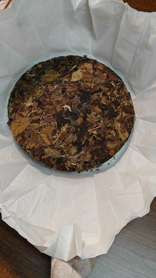 【特别力荐云南白茶】2018年春【白玉清欢】宝润昌品牌产品，抵货款产品清仓库赔钱处理掉，抢到绝对赚到，云南白茶，357克/饼 商品图3