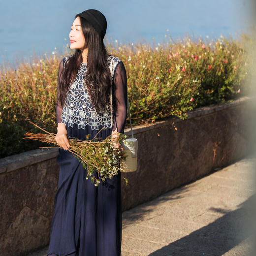 【林栖设计小店】蕾丝镂空连衣裙真丝宽松显瘦2025夏季新品桑蚕丝长裙女1952016 商品图6