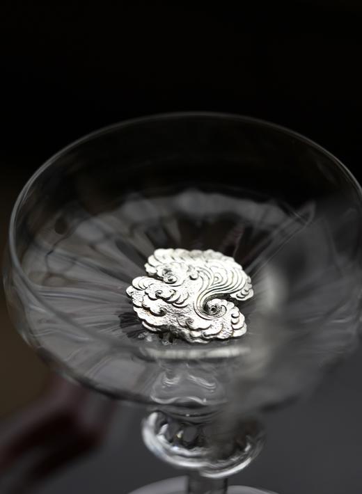 纯银錾刻祥云胸针吊坠两用款 商品图1