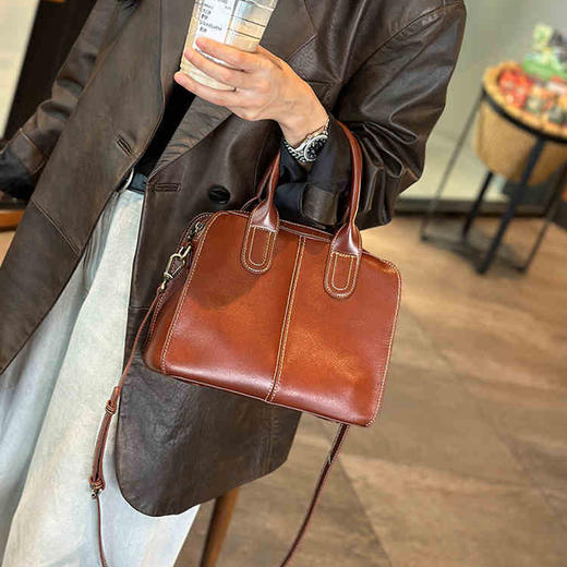 【预售3天】2025新款大容量斜挎包高级感女包8808-D 商品图2