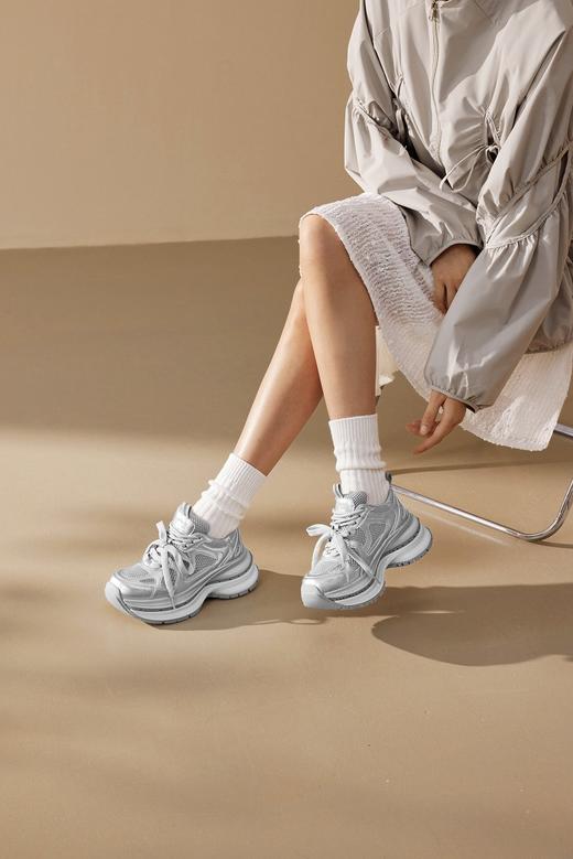 千百度银色厚底老爹鞋女款春季新增高运动网面鞋时尚休闲鞋A25188893 商品图3
