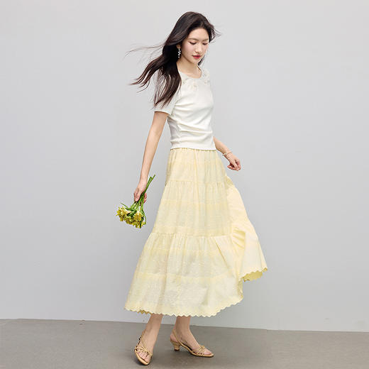 【专属特价】熙世界收腰正肩T恤女短袖钉珠圆领体恤2025夏新款独特超好看上衣 商品图4