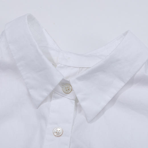 谜底衬衫女2025夏季新品通勤微落肩无袖前短后长白衬衣252MC0646 商品图3