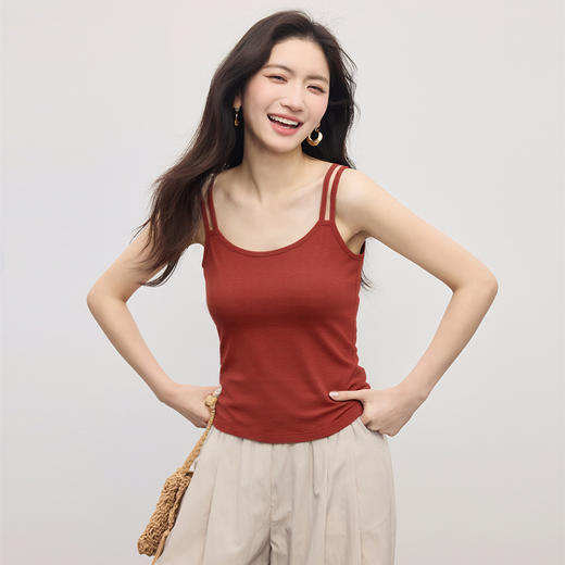 【专属特价】熙世界白色宽U领无袖打底背心女夏季2025基础款内搭美背吊带上衣 商品图4