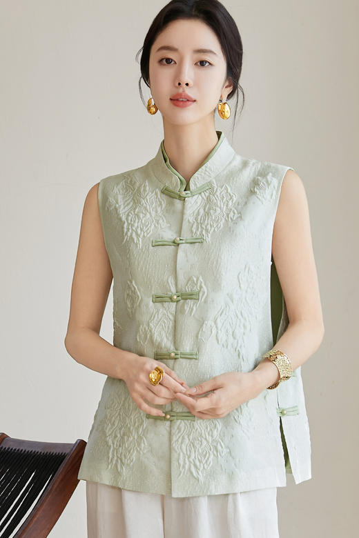 FUYAO扶摇 浮光掠金 新中式提花对襟马甲女国风复古盘扣百搭上衣 商品图5