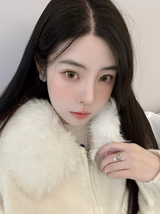 【日抛美瞳】 闪光生写 fullygift  |  小直径14.0，着色直径13.3 基弧8.6 含水43％  |【同品牌多盒或多副购买更划算，具体活动可以咨询在线客服】小直径日抛美瞳 商品图7