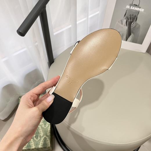 点此购买 古驰春季女士经典平底凉鞋 dx 317777 商品图9