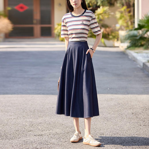 【专属特价】熙世界仿天丝牛仔蓝半身裙女薄款2025年夏季新款高腰显瘦a字伞裙 商品图4