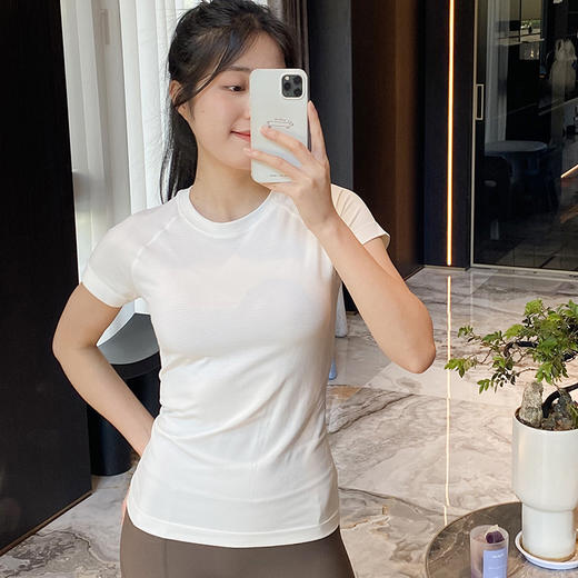 官网580！修身透气冰丝防晒短袖女 高弹无缝圆领跑步速干衣瑜伽健身运动T恤 商品图1