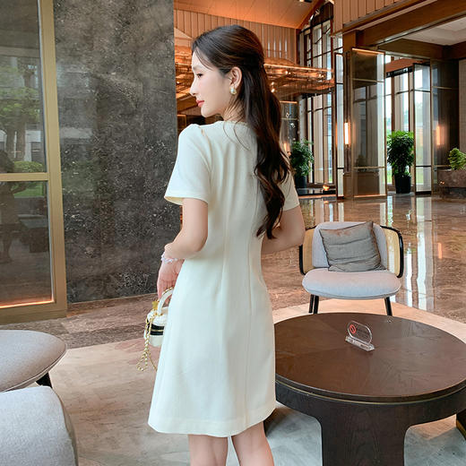 奢姿大码女装2025夏季名媛小香风气质连衣裙胖妹妹时尚方领裙子9952821716 商品图3