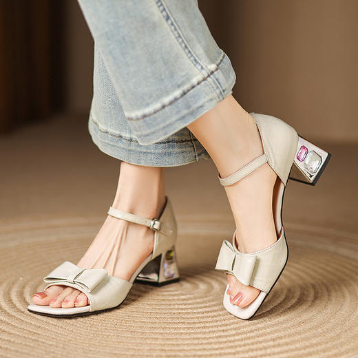 【预售5天】真皮蝴蝶结一字带凉鞋女夏外穿女款夏季新款女鞋包后跟高跟鞋LD&7367 商品图1