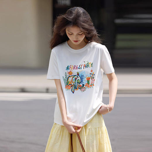 【专属特价】熙世界休闲涂鸦印花T恤女短袖宽松圆领正肩上衣ins潮2025夏日新款 商品图2