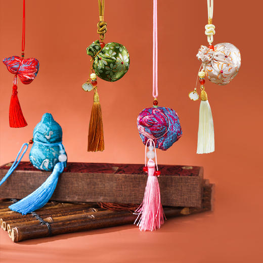 【娘娘甄选】丨艾草香囊·艾草原料·手工缝制·款式可选颜色随机·本品不参与满赠满减 商品图0