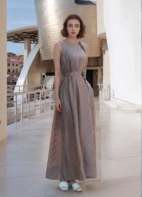 领穿绳后细带连衣裙