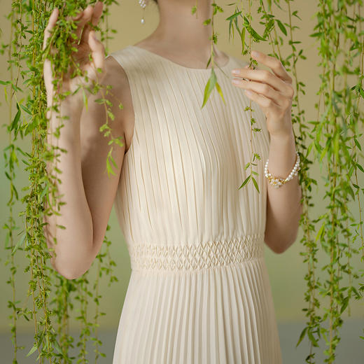 【林栖设计小店】压褶连衣裙立体肌理感优雅修身2025夏季新品无袖长裙女1952138 商品图3