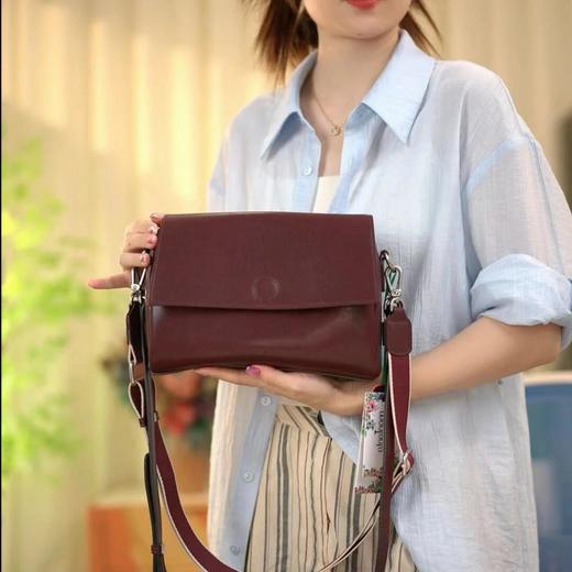 【预售3天】2025新款斜挎包单肩腋下包时尚百搭休闲女士气质方包8807-D 商品图1