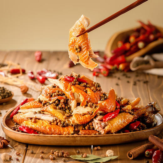 椒麻鸡，8袋组合，甄选新鲜的三黄鸡，多味香辛料酱卤入味，非遗技艺，麻香爽口辣而不燥、软烂又脱骨，鸡肉鲜嫩多汁，不松不柴，香气浓郁D 商品图3