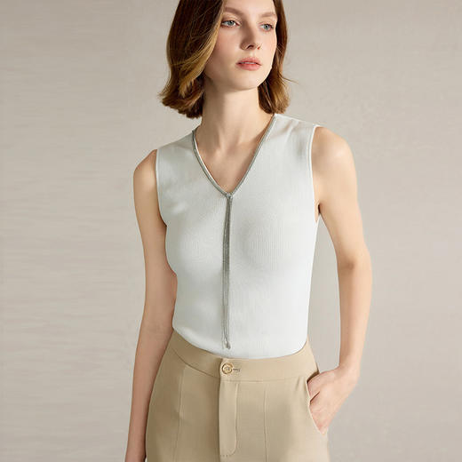 AD2025新款白色醋酸无袖针织背心精致V领镶钻设计感简约百搭上衣 商品图3