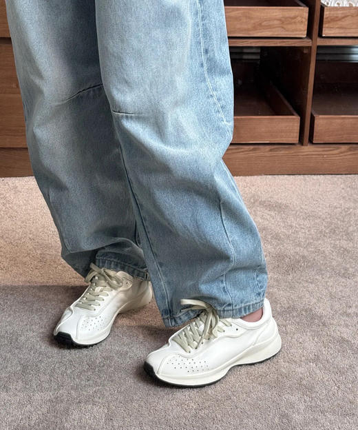 现货 THS-限时 香家 25C秀气舒适简约孔眼小牛皮运动鞋 2色 BZ1241 商品图1