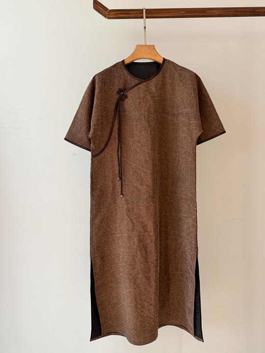 新款中式长款斜襟复古花扣龟裂纹香云纱连衣裙B20490珺 。 商品图7