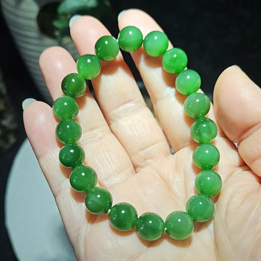 天然新疆和田玉 波菜绿手串 9.6mm*20颗 商品图0