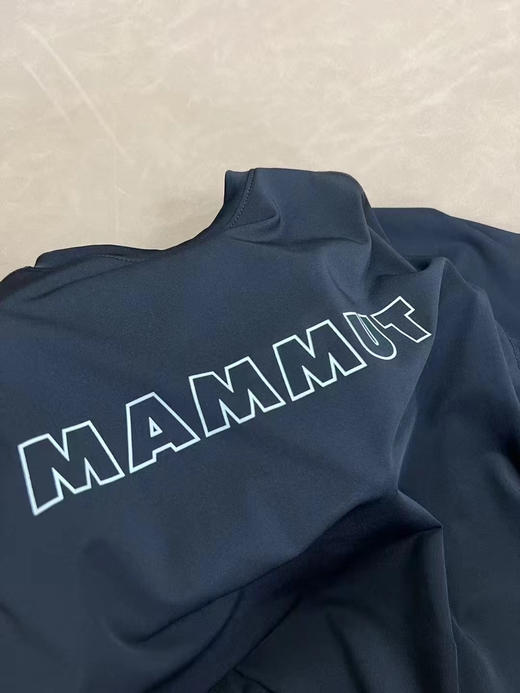 新款正品Mammut猛犸象Selun FL透气弹力速干舒适短袖T恤，黑白两色，尺码M～2XL 商品图4