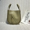 【预售3天】2025新款光滑中号水桶包时尚手提斜跨单肩包LM8068 商品缩略图0