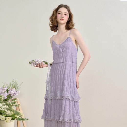 西遇吊带蕾丝蛋糕裙女夏季新款海边度假风法式v领连衣裙SS150345 商品图3