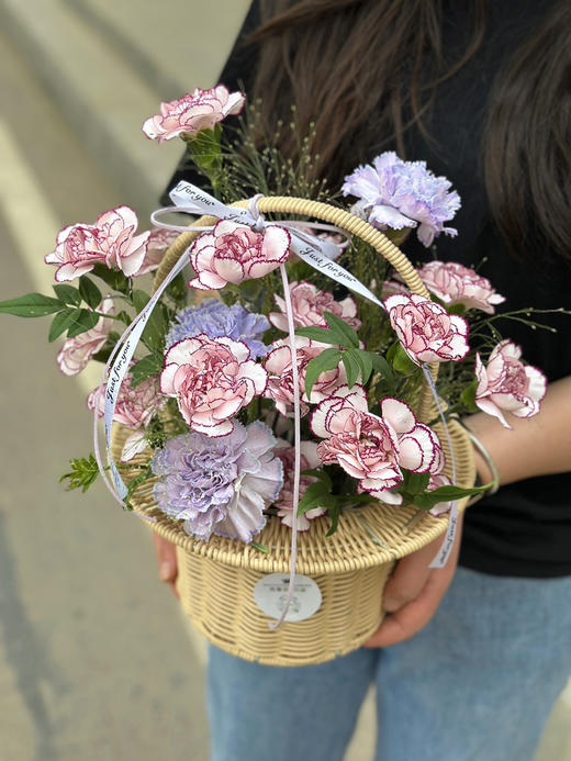 紫精灵康乃馨手提篮 商品图1