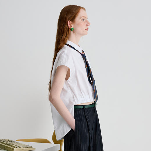 谜底衬衫女2025夏季新品通勤微落肩无袖前短后长白衬衣252MC0646 商品图1