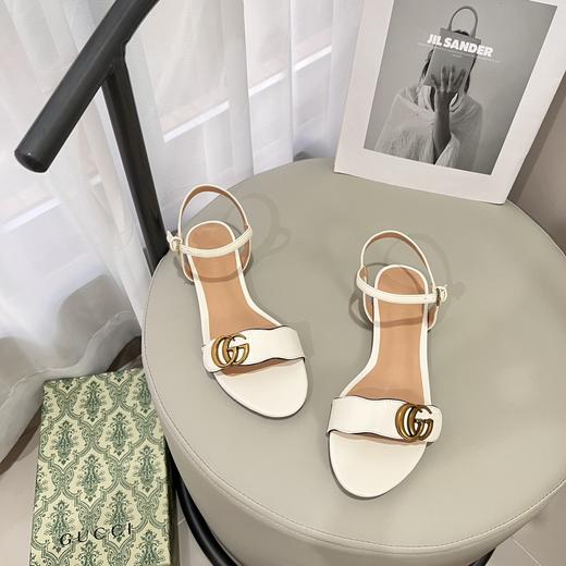 点此购买 古驰春季女士经典平底凉鞋 dx 317777 商品图11