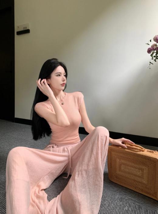 🥰【肌理感松弛套装针织上衣+裙裤6878】氛围感满分🍅！2025最火氛围感套装来了🔺，懒人也能穿出高级感！ "焙茶"提炼奶咖色的烘焙暖意🥳 商品图7