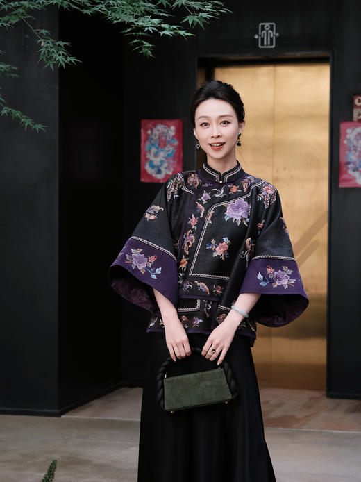 盛唐牡丹| 真丝龟纹香云纱手绣偏襟上衣 商品图0