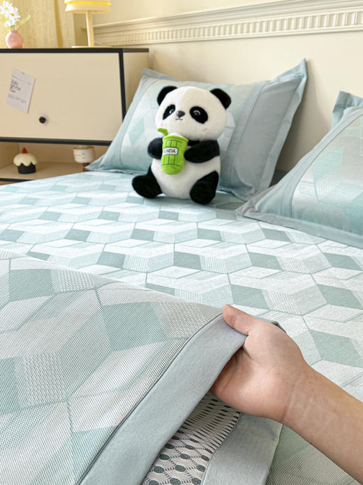 悠梦嘉居800D小熊刺绣抗菌凉席 商品图2