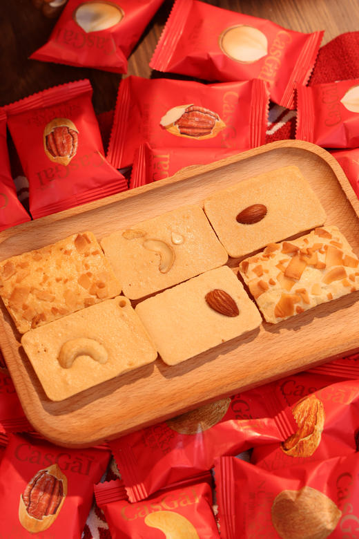 盒马同品质，卡仕伽黄油坚果芙礼盒 升级添加安佳黄油，鸡蛋含量38%，口感更香，更好吃 椰片脆饼、巴旦木芙、腰果芙3种口味混合 商品图4