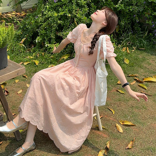 西遇法式泡泡袖连衣裙女夏季新款蕾丝花边度假a字掐腰长裙SS050671 商品图2