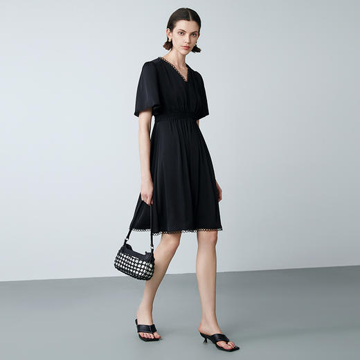 EITIE爱特爱夏季新款法式V领优雅气质收腰显瘦连衣裙7807553 商品图1