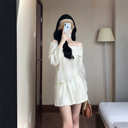 西遇宽松五分裤套装女夏季新款杏色一字肩薄款上衣两件套SS050680 商品图2