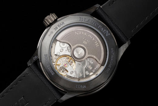 『NOOB official➕市场独家首创，没有之一』宝珀 五十寻 50寻全日历深潜器首创全陶瓷表链
1、集多功能于表盘显示（12 点钟位置的窗口显示星期和月份，以及 6 点钟位置的子表盘显示月相✔️ 商品图14