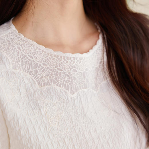 玳莎蕾丝花边圆领真丝小衫女2025夏季新款轻奢优雅泡泡缎T恤上衣  FB31105 商品图3