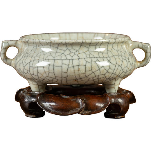 清	哥釉双耳三足炉（红木座） 商品图5