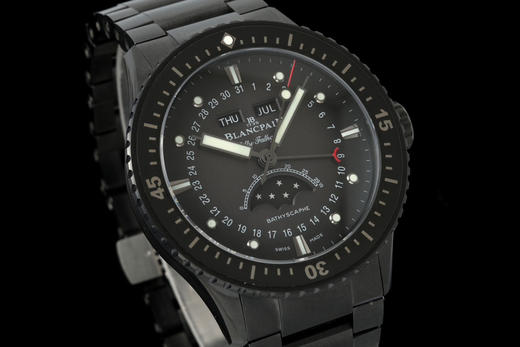 『NOOB official➕市场独家首创，没有之一』宝珀 五十寻 50寻全日历深潜器首创全陶瓷表链
1、集多功能于表盘显示（12 点钟位置的窗口显示星期和月份，以及 6 点钟位置的子表盘显示月相☑️ 商品图1