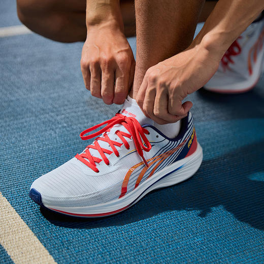 多威征途3代年新款马拉松训练鞋男款碳板跑步鞋女士运动鞋MR34222 商品图3