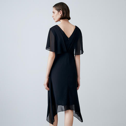 EITIE爱特爱夏新款时尚优雅飘逸高腰显瘦不规则连衣裙7807573 商品图4